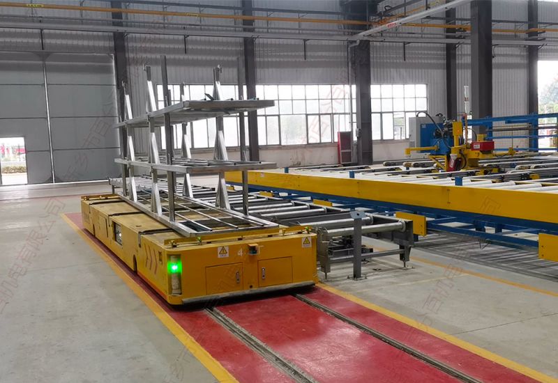 RGV軌道車(chē)，可有效提高制造運(yùn)行效率