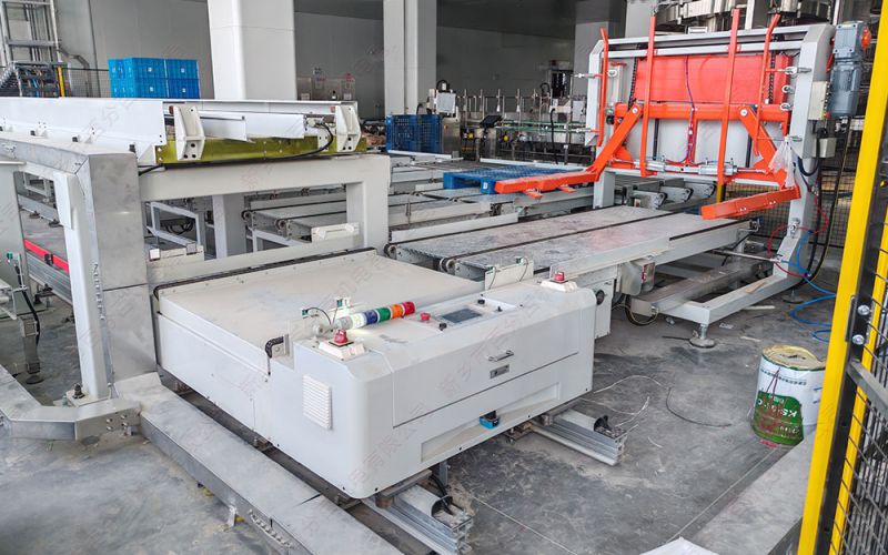 線端物流革新：為什么越來越多的智慧工廠選擇RGV軌道小車